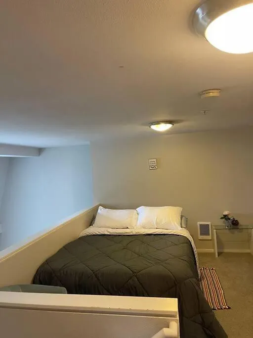 Apartment Affordable Belltown Condo Near Space Needle & Downtown Seattle